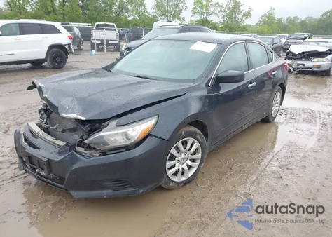2017 Nissan Altima 2.5 S z USA, uszkodzony, nr VIN 1N4AL3AP8HC202240